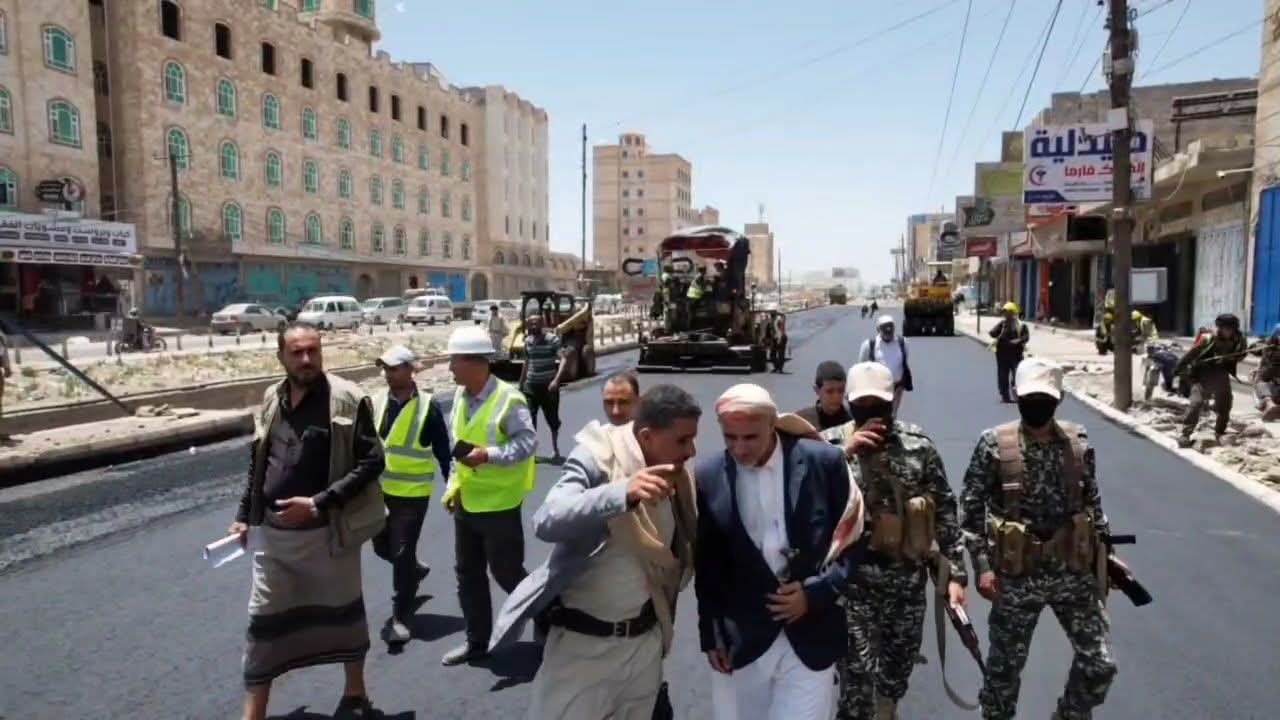 القائم بأعمال رئيس الوزراء يتفقد أعمال السَفلَتة بشارع خولان